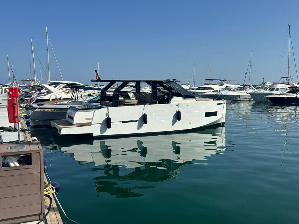charterboatpuertobanus_d_fender_yacht_16 Charter Boat Puerto Banus - Our Yacht - D-Fender